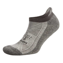 
                        
                          Load image into Gallery viewer, Balega Hidden Comfort Unisex No Show Socks - Grey/Carbon/L
                        
                       - 6