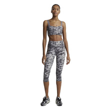 
                        
                          Load image into Gallery viewer, Varley Lets Go Crop 18 Concrete Leaf Wmns Leggings - Concrete Leaf/L
                        
                       - 1