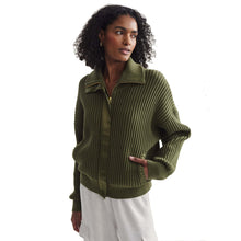 
                        
                          Load image into Gallery viewer, Varley Doncaster Ottoman Womens Jacket - Winter Moss/M
                        
                       - 4