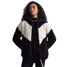 
                        
                          Load image into Gallery viewer, Varley Corson Sherpa Womens Jacket - Black/M
                        
                       - 1