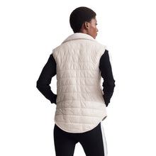 
                        
                          Load image into Gallery viewer, Varley Ellis Reversible Womens Vest
                        
                       - 3